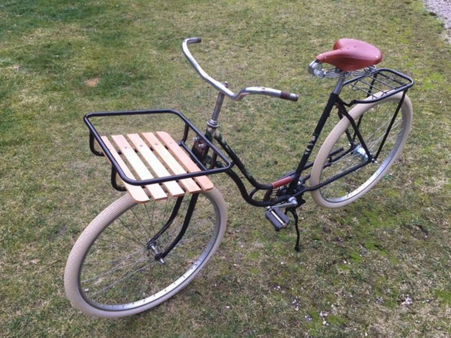 Lastpak Portapacchi anteriore per bicicletta olandese, supporto ruota nero legno