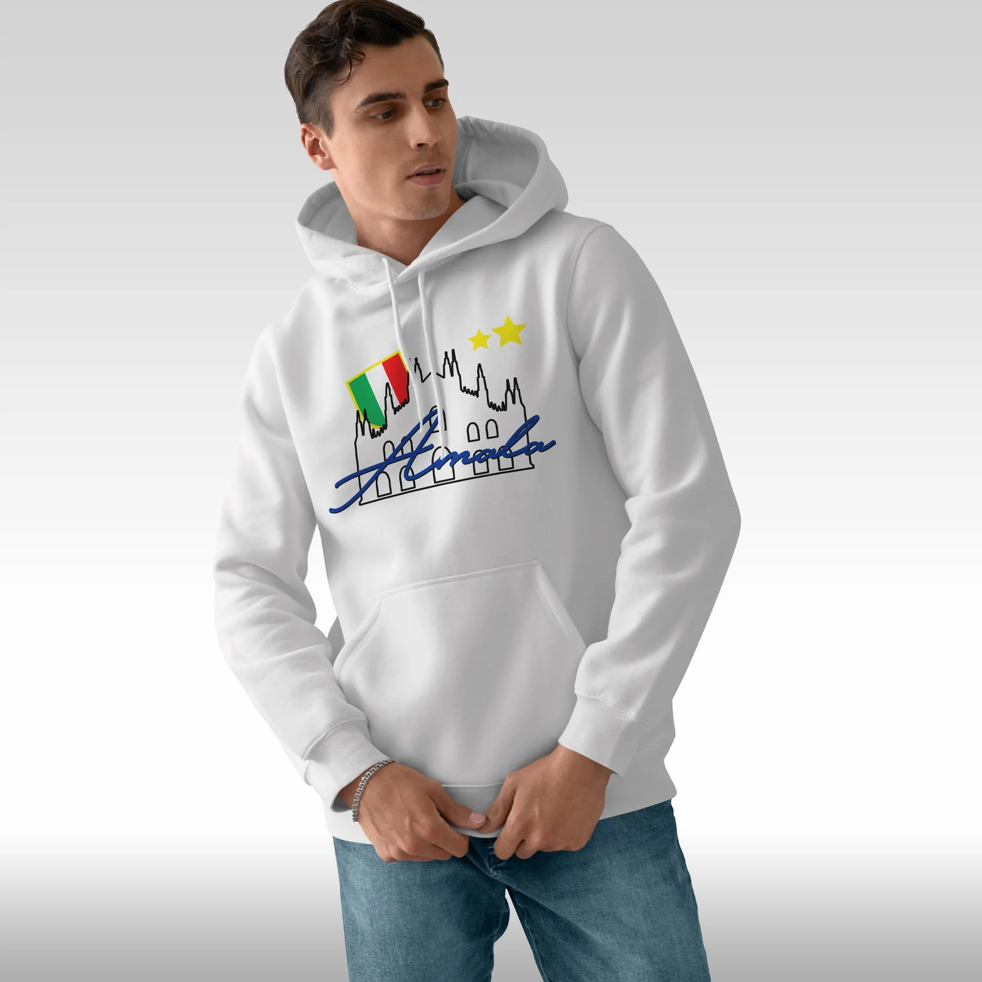 Felpa Amala Scudetto Italia – Felpa Sportiva Celebrativa con Cappuccio Regolabile – Cotone Felpato Morbido – Idea Regalo per Tifosi e Ultras – Made in Italy