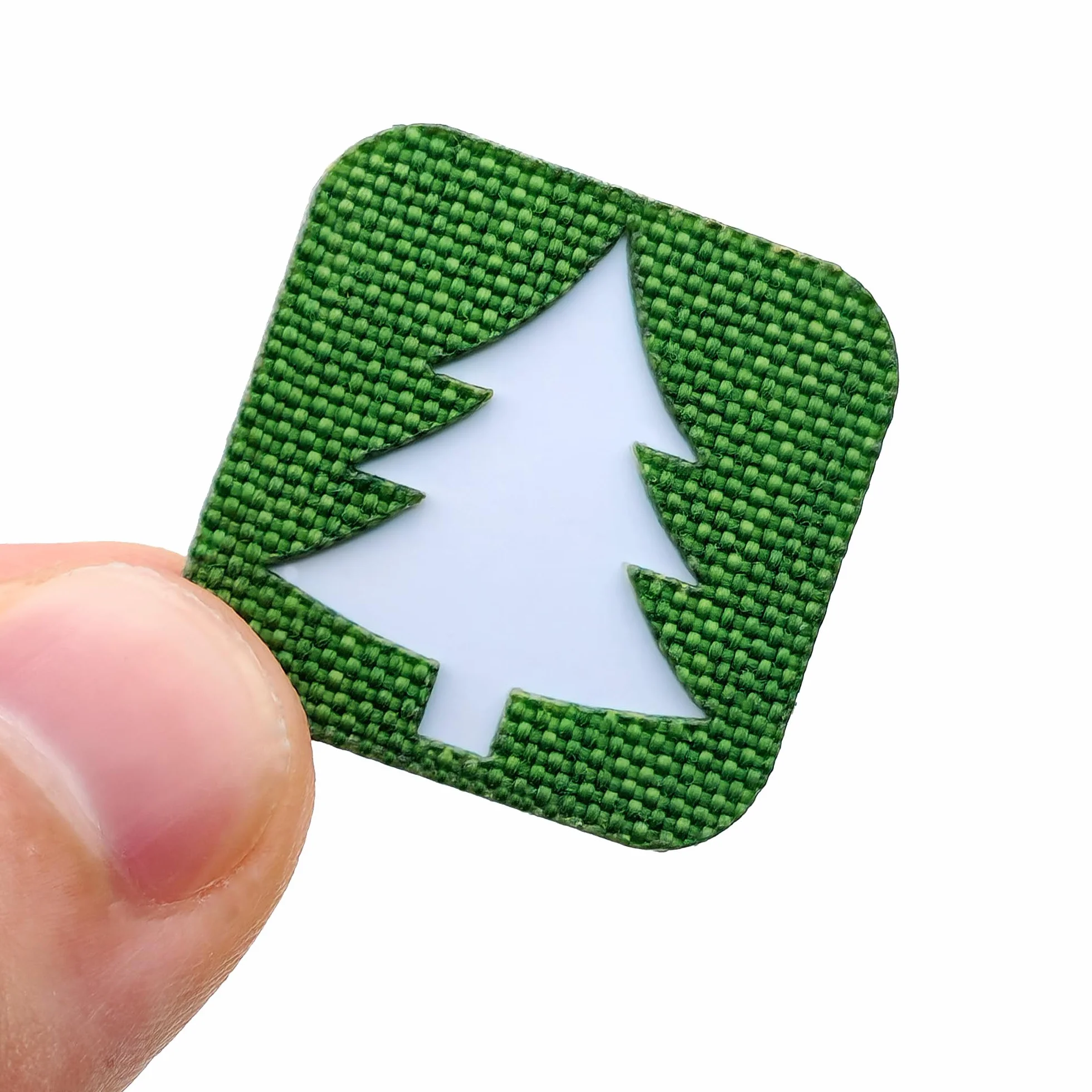 Toppa a forma di piccolo albero di pino, per esterni, con occhio di gatto, per zaini, cappelli, attrezzi da campeggio, stile tattico