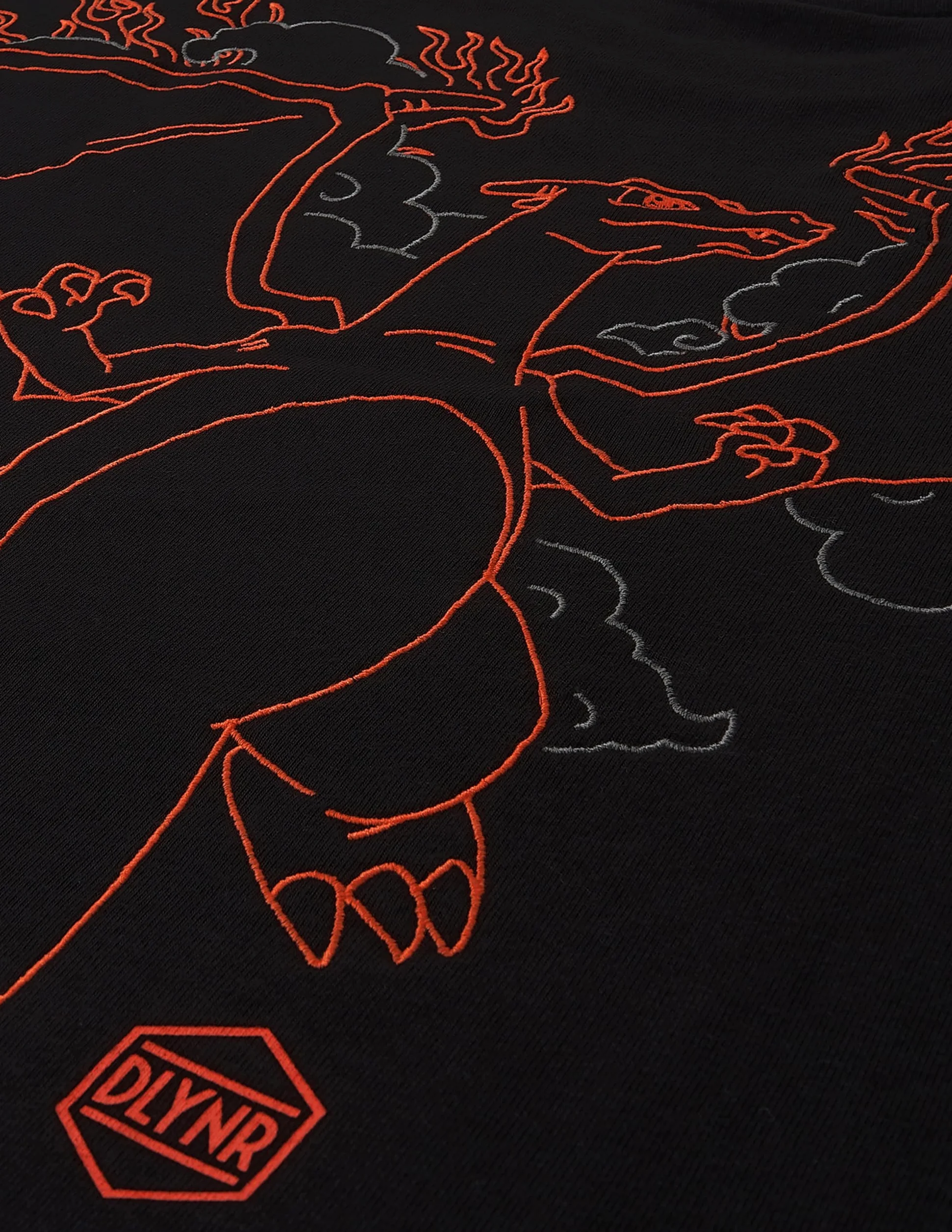 Dolly Noire Pokémon Felpa Charizard Unisex, Hoodie Ricamata in Cotone Misto, Nero, Collezione Ufficiale