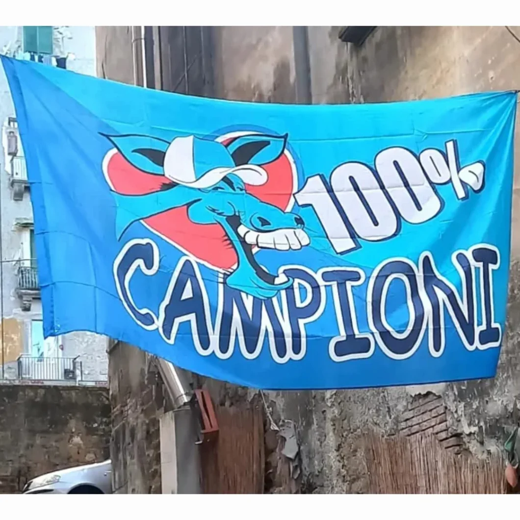 NARAMAKI Bandiera Napoli 100% Campioni - Bandiera 90x140 cm - con Passante per Asta
