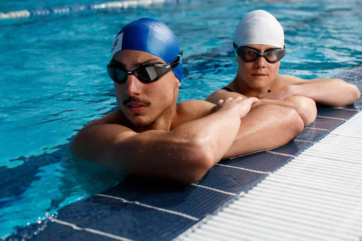Arena The One Occhialini Nuoto Anti-Appannamento Unisex Adulto con Ampie Lenti Protezione UV