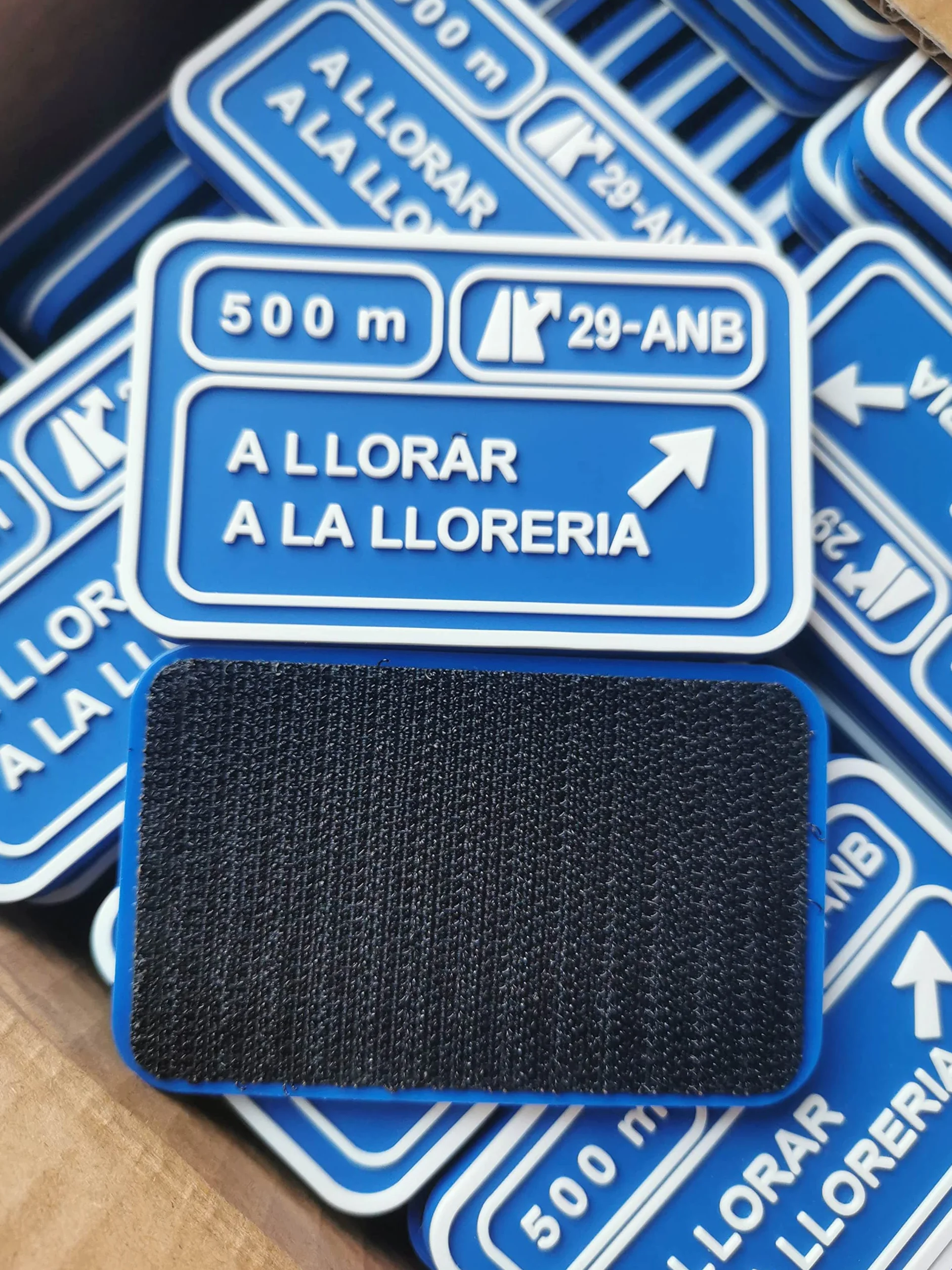 Toppa per zaino tattica con velcro - Chiaro alla loreria - Dimensioni 76 x 43 mm - Toppe di Crossfit per Zaini militari - Accessorio per Gym disegnato in Spagna per Zaini e Gilet