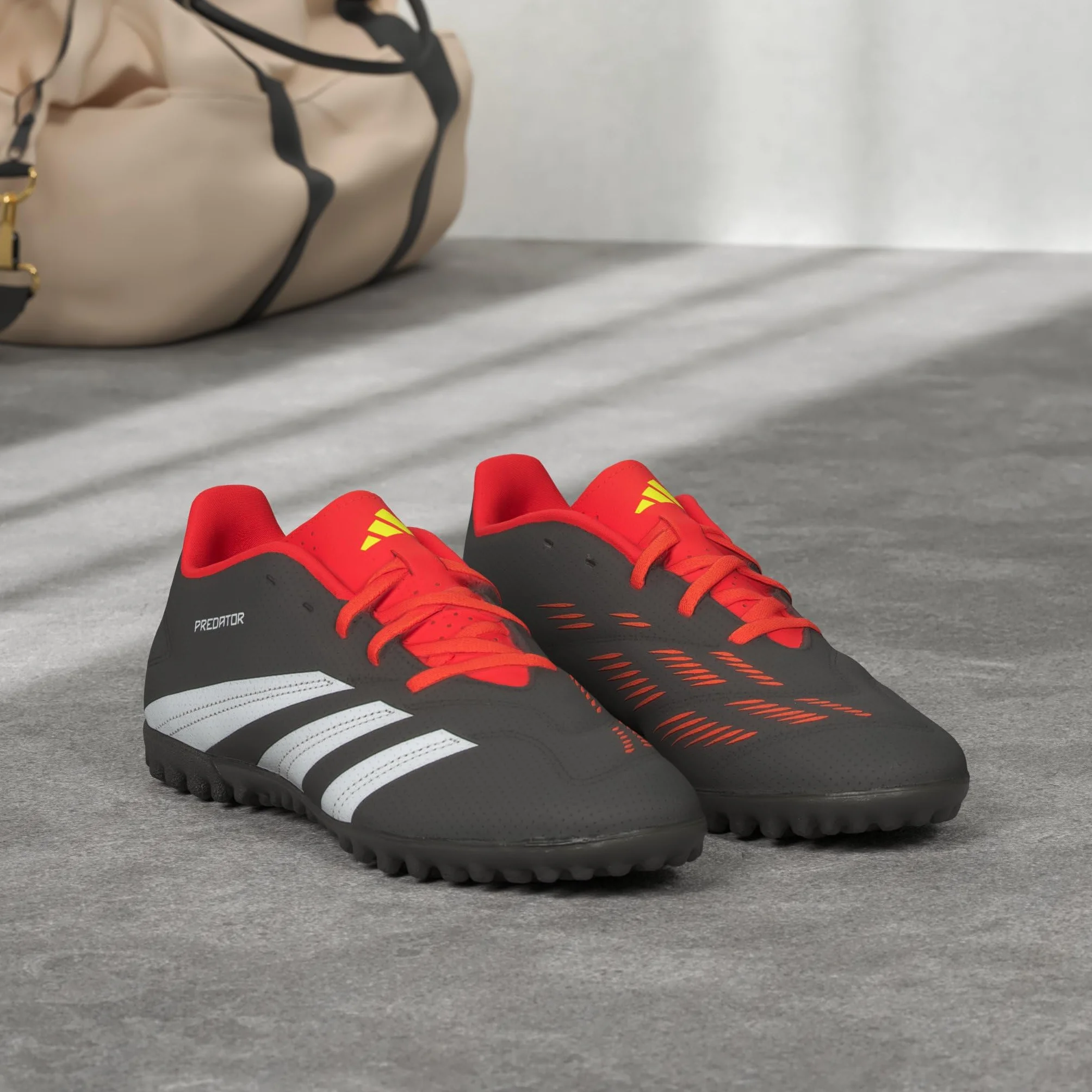 adidas Predator Club Turf Scarpe da Calcio Unisex