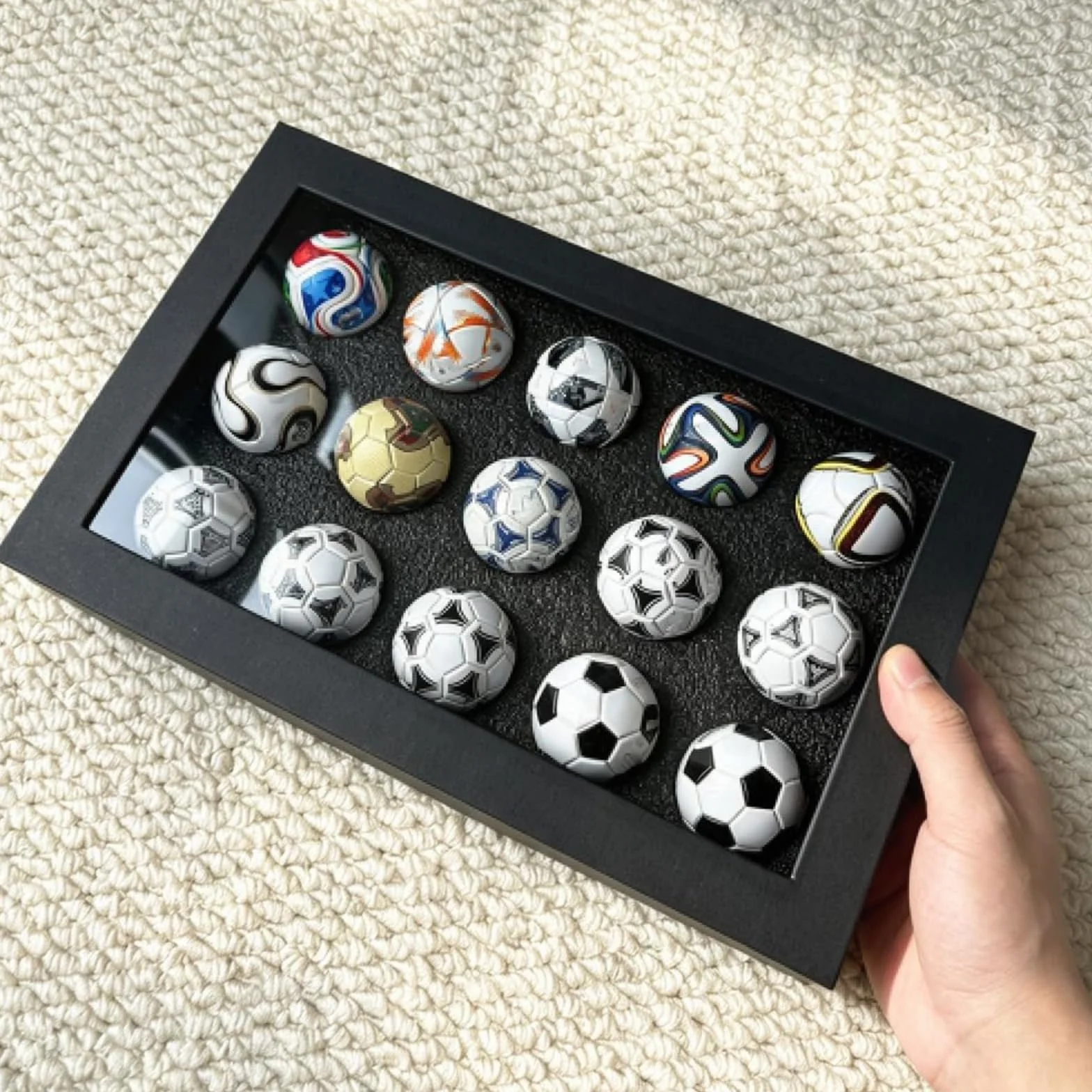 Generico Collezione di mini palloni da calcio, Collezione di palloni da calcio artigianali 1970-2026, Statuette, Oggetti per scrivania