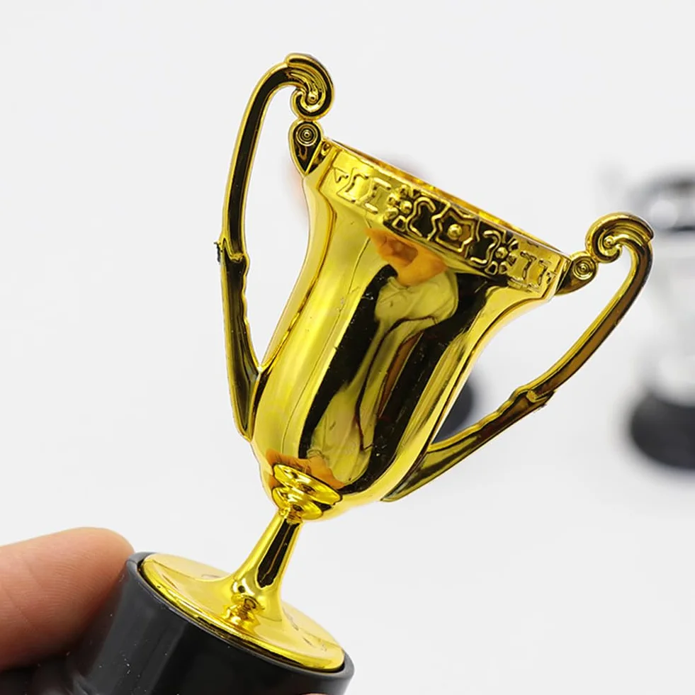 Mini trofeo oro per bambini premio coppa sportiva bomboniere