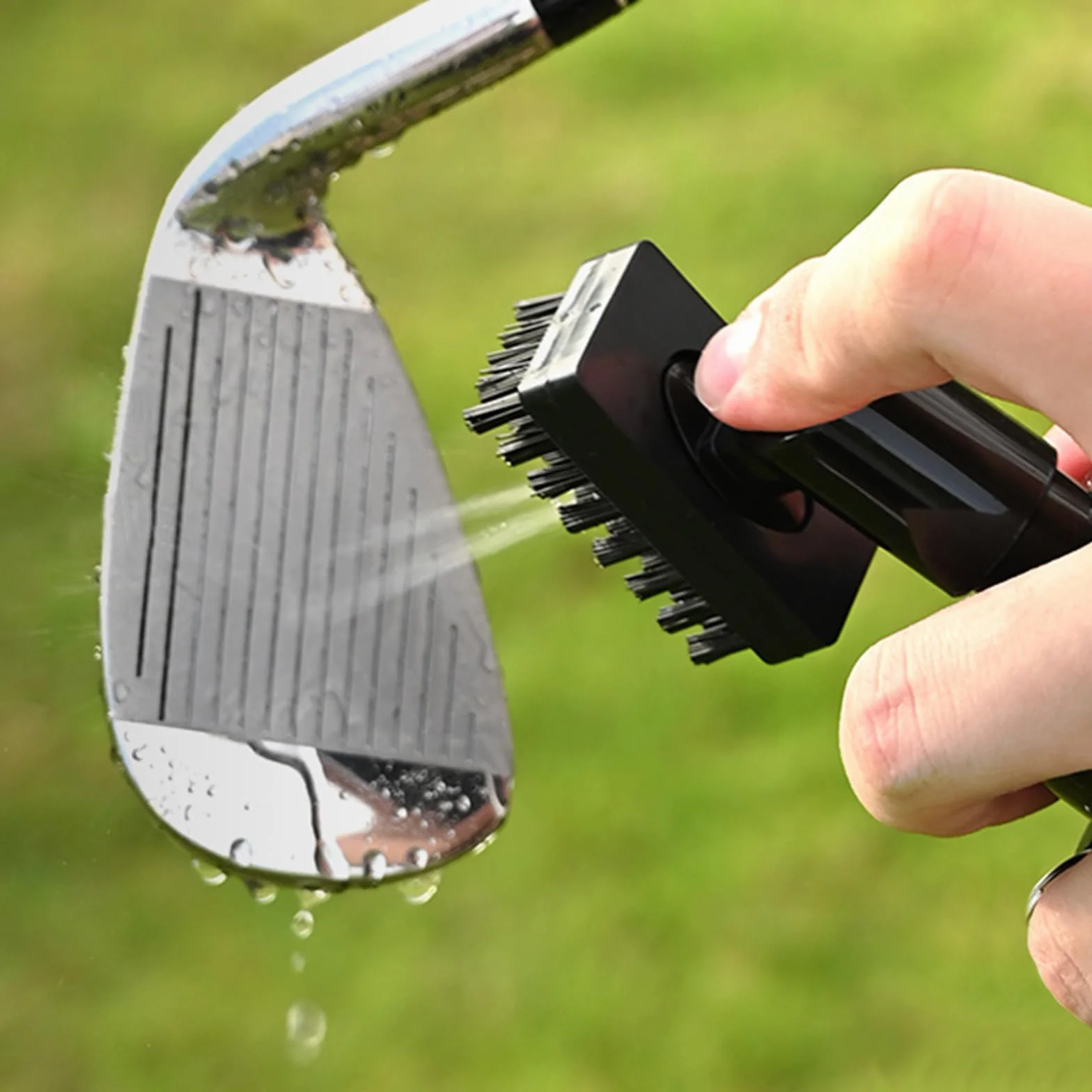 Spazzola per la pulizia mazze golf con flacone spray, kit pulizia scanalature 141,7g