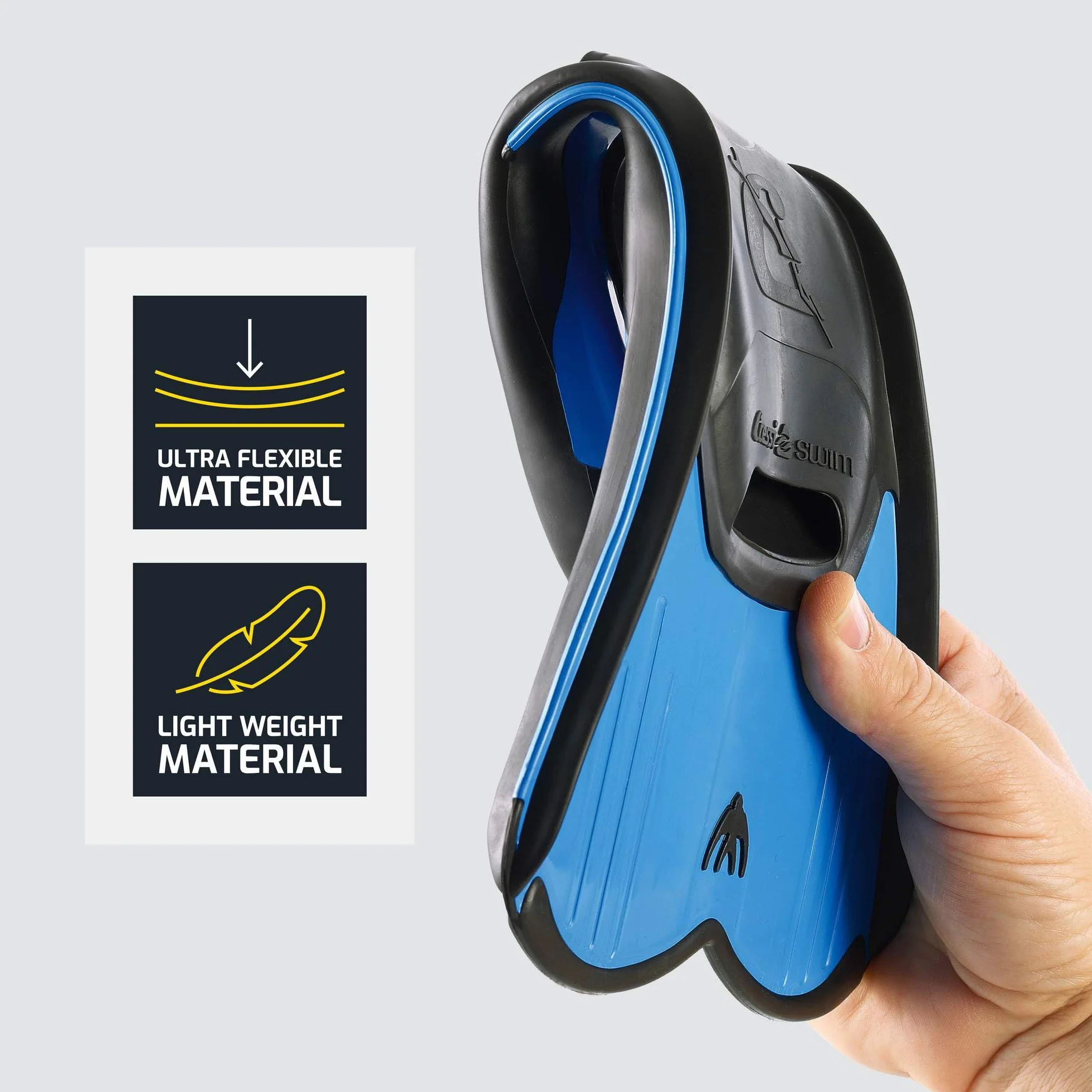 CRESSI dal 1946 - Light Fins - Pinne Corte per Adulti - Morbida Scarpetta Chiusa e Pala Reattiva per Muscolatura Gambe Ideali per Allenamento Nuoto Snorkeling Piscina Mare Viaggi