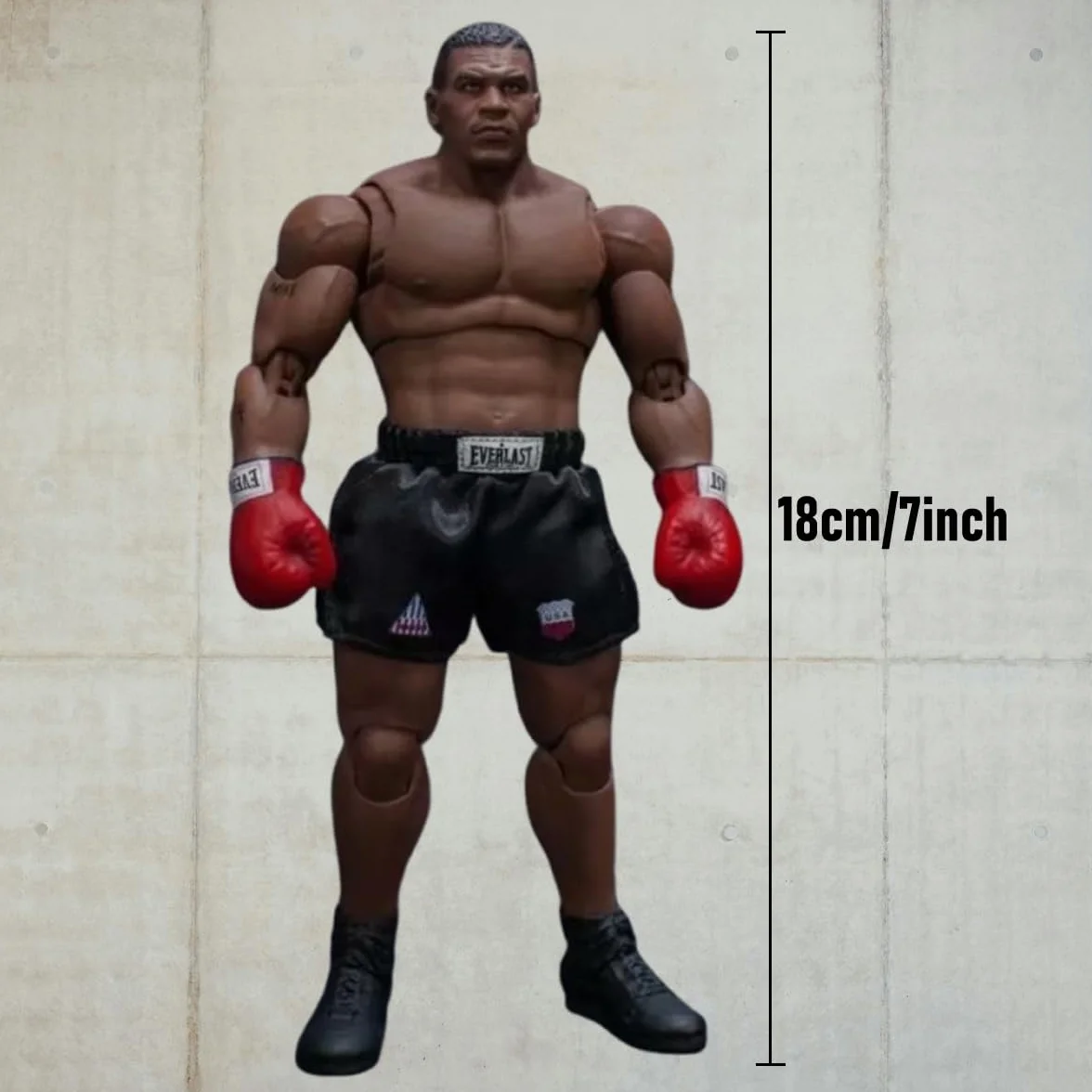 Action figure del campione di boxe|Modelli del personaggio di Tyson e accessori|3 sculture di teste 3 cinture|Oggetti da collezione per appassionati di boxe|regalo di compleanno