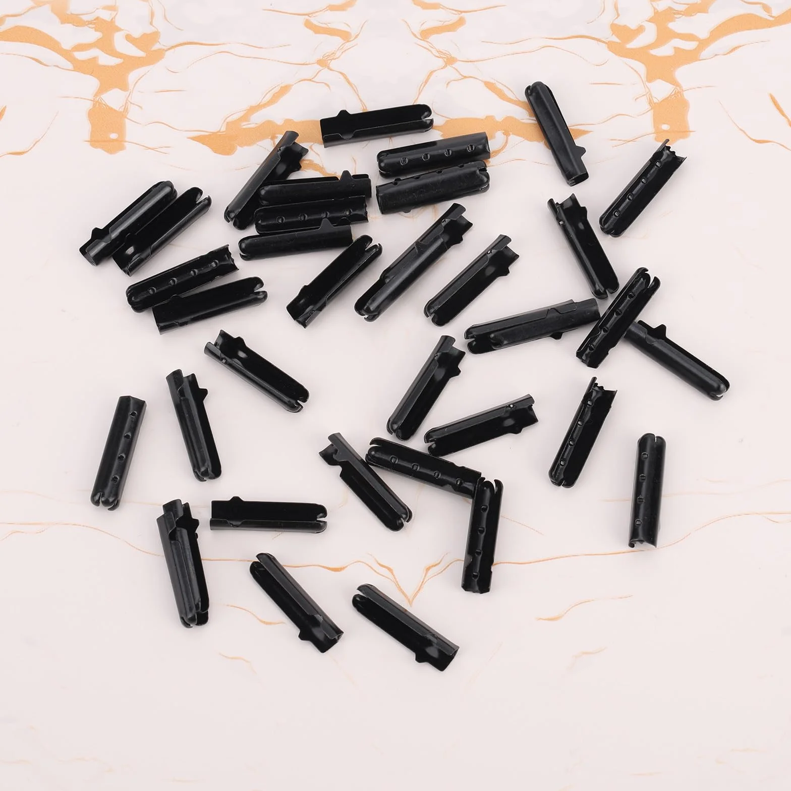 Gosknor 30pz Terminali Lacci, Punta dei Lacci in Rame Nero con Guaina Termorestringente Accorciare Riparare Accessori Ideali per Sneakers