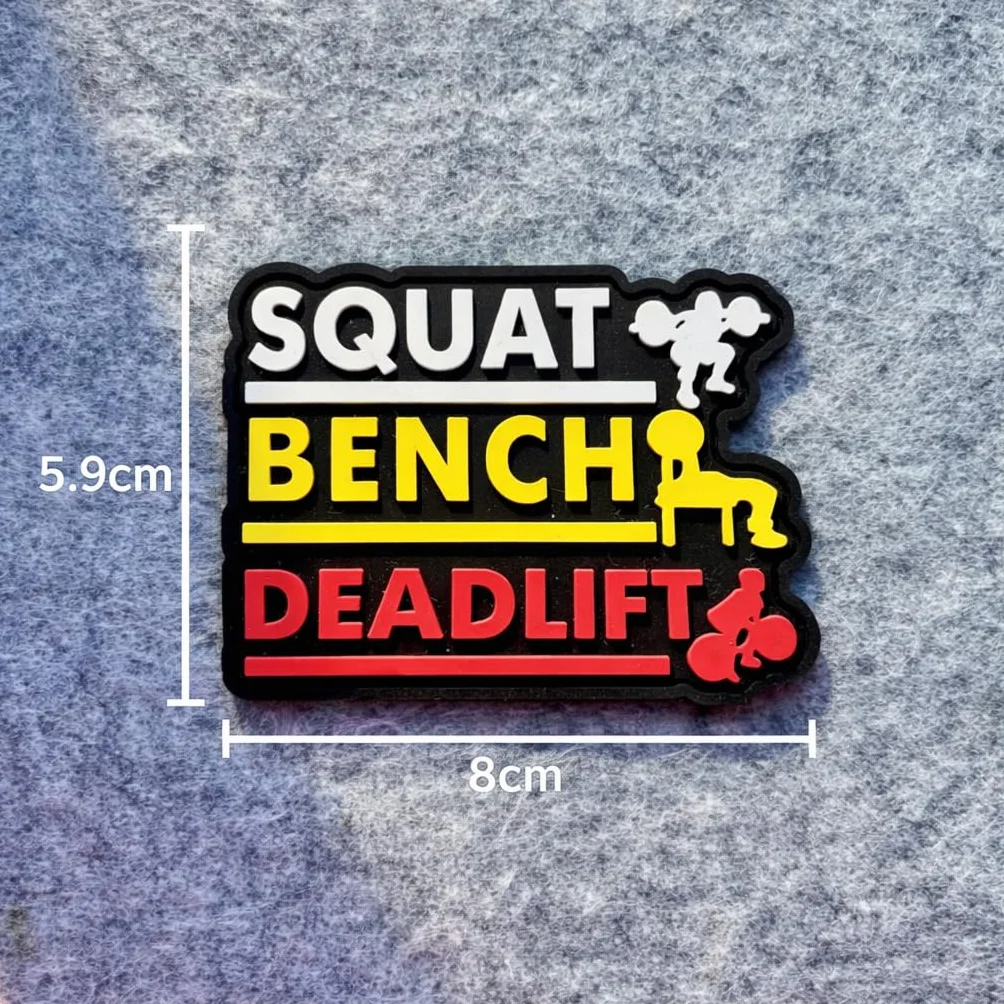 Toppa SQUAT BENCH DEADLIFT in PVC 3D – Patch Tattica per Zaino o Borsa da Palestra – Design Powerlifting – Accessorio Sportivo con Chiusura a Strappo
