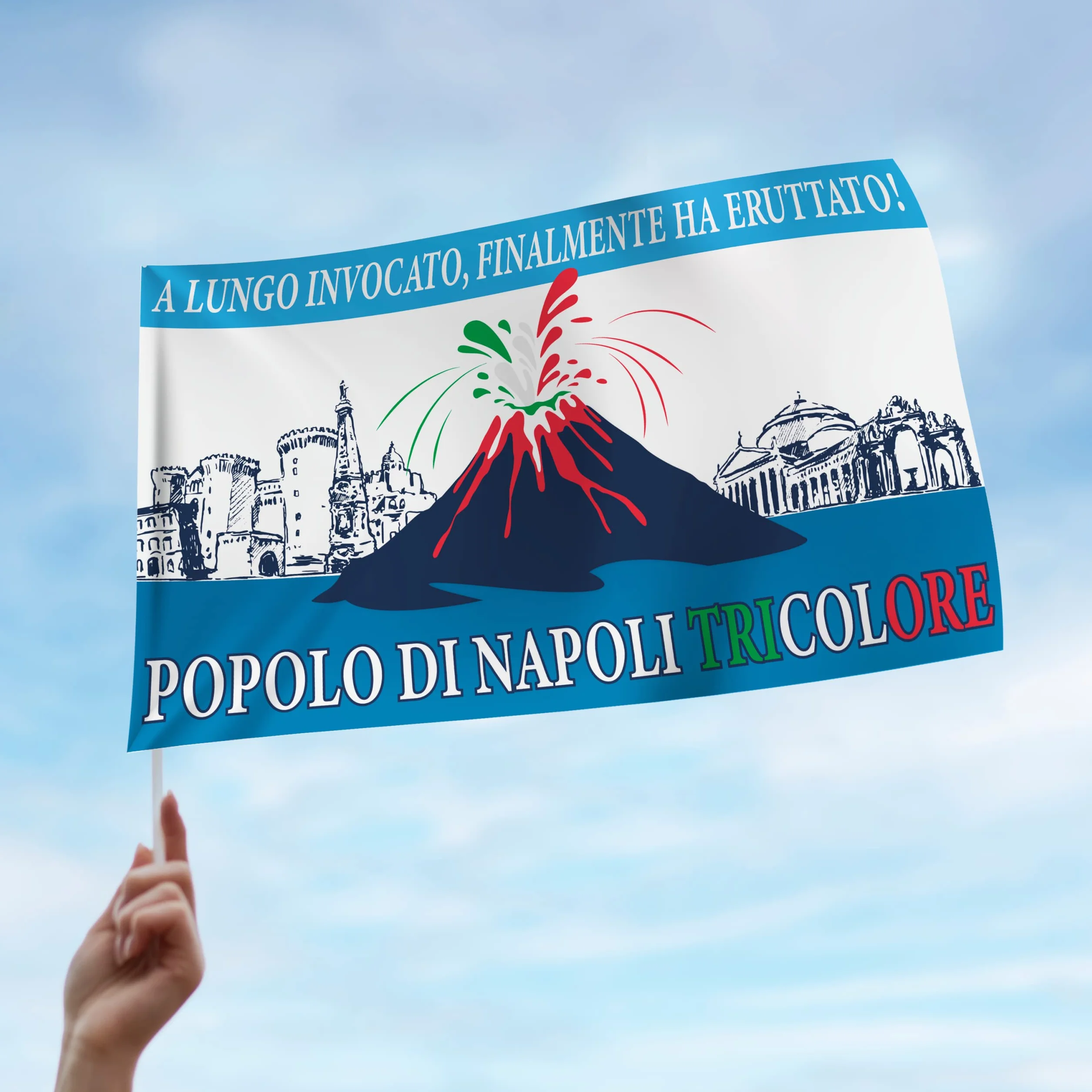 Bandiera 4° Scudetto Popolo di Napoli - Bandiera "Vesuvio Erutta" 90x150 cm - Gadget 4° Tricolore - Regalo Tifoso Calcio, Senza Asta