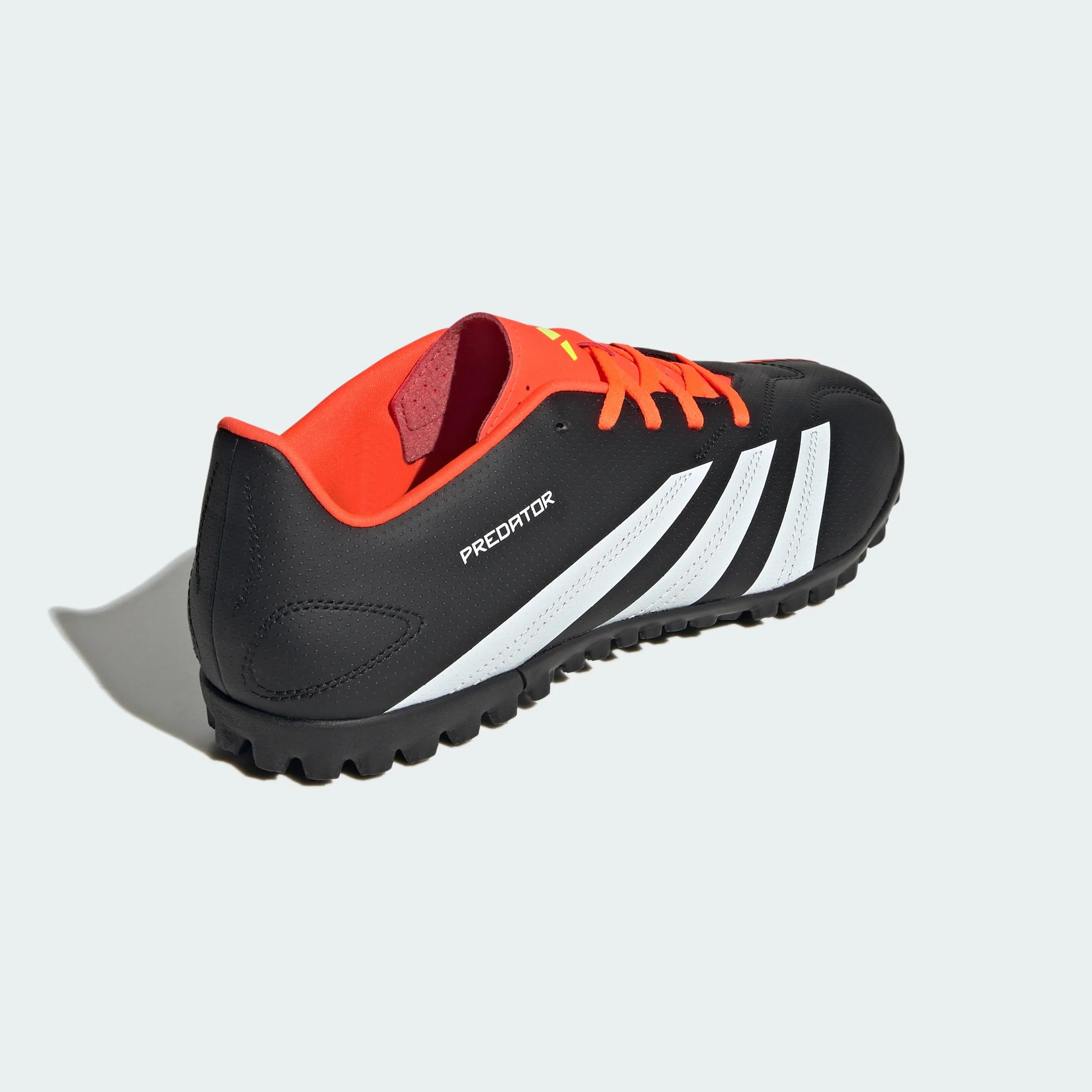 adidas Predator Club Turf Scarpe da ginnastica Unisex Adulto