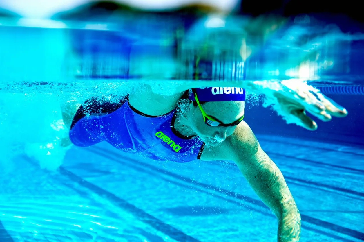 Arena Occhialini Nuoto da Gara Anti-Appannamento Protezione UV Unisex Adulto, 4 Ponti Nasali, Guarnizioni Silicone
