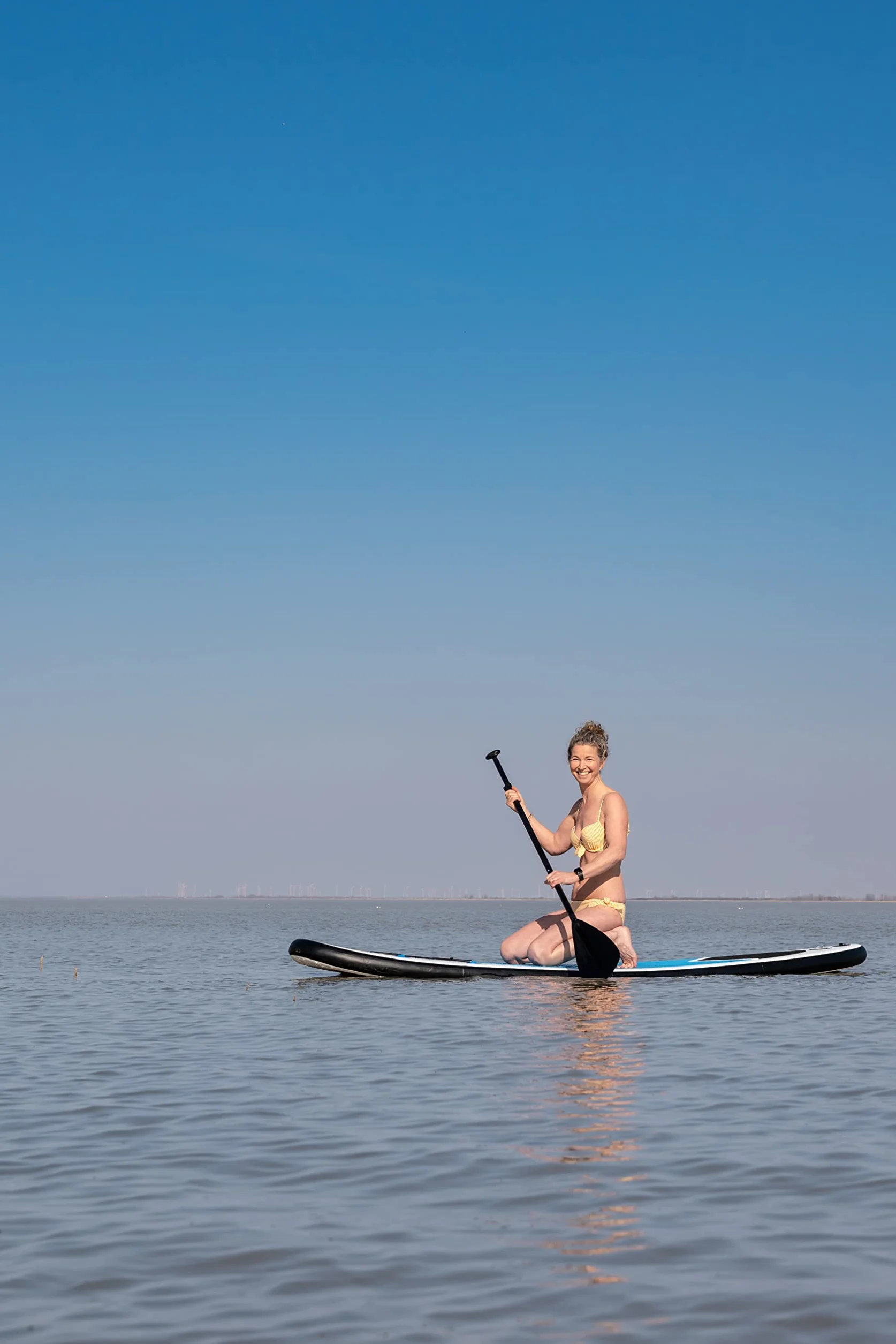 Stand Up Paddle Board e4fun 320 x 81 x 15 cm Gonfiabile con Pagaia Pompa Zaino Kit Riparazione
