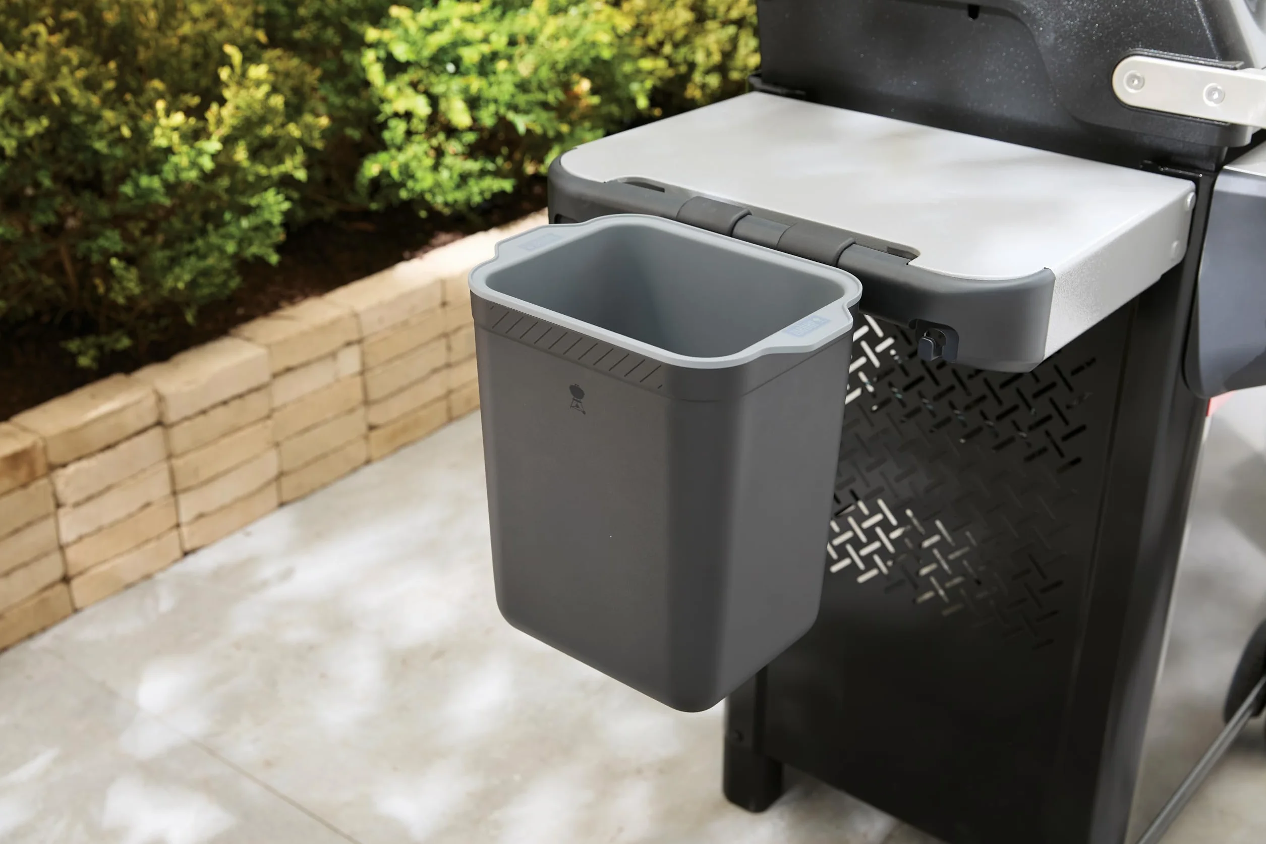 Weber Works portautensili – Snap On, per appoggiare Gli Utensili da Barbecue, Facile da Fissare alla Barra Works, Lavabile in lavastoviglie – Nero (3401323)