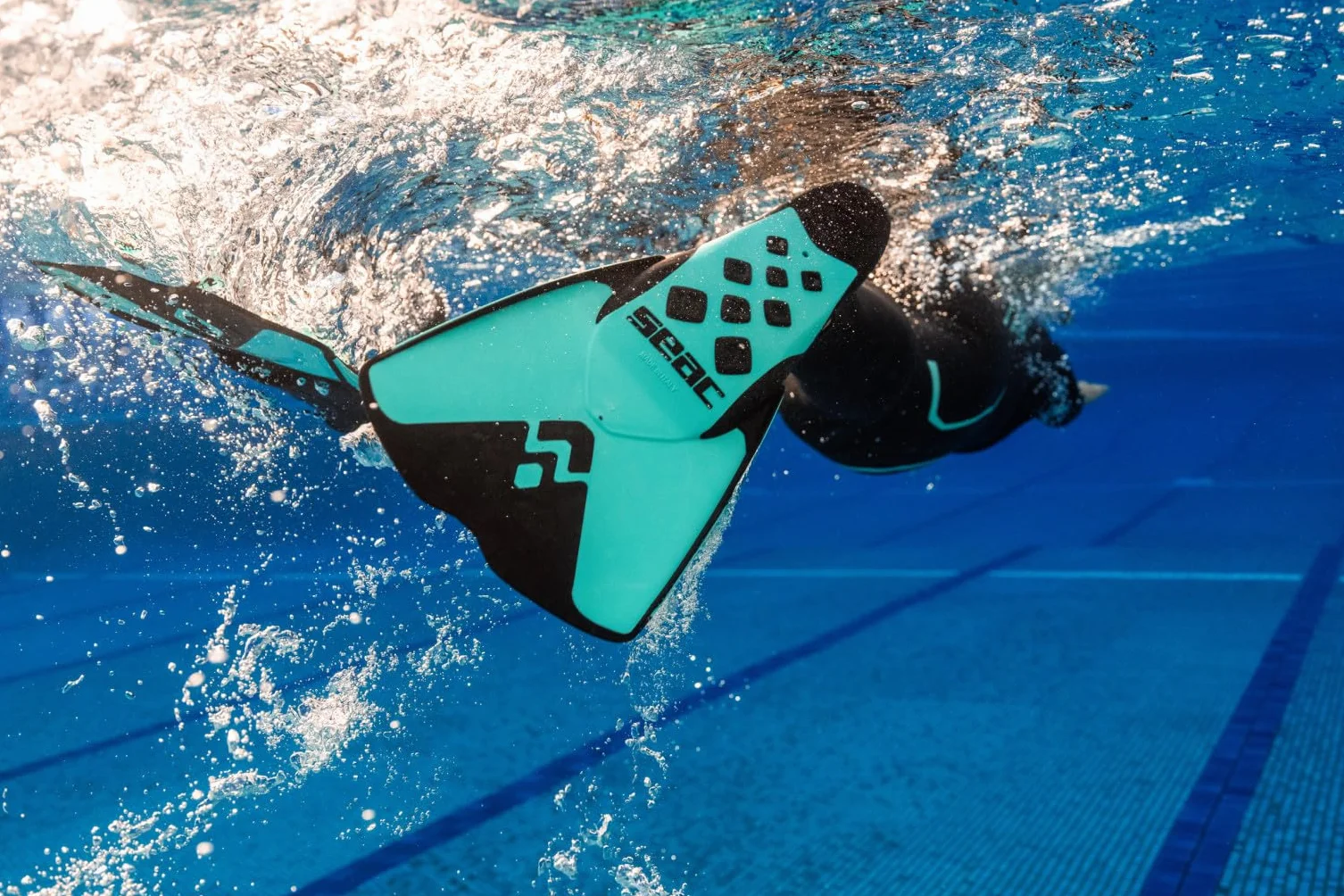 SEAC ITA, Pinne Corte da Nuoto e Snorkeling, Leggere e Potenti, per Adulti e Bambini